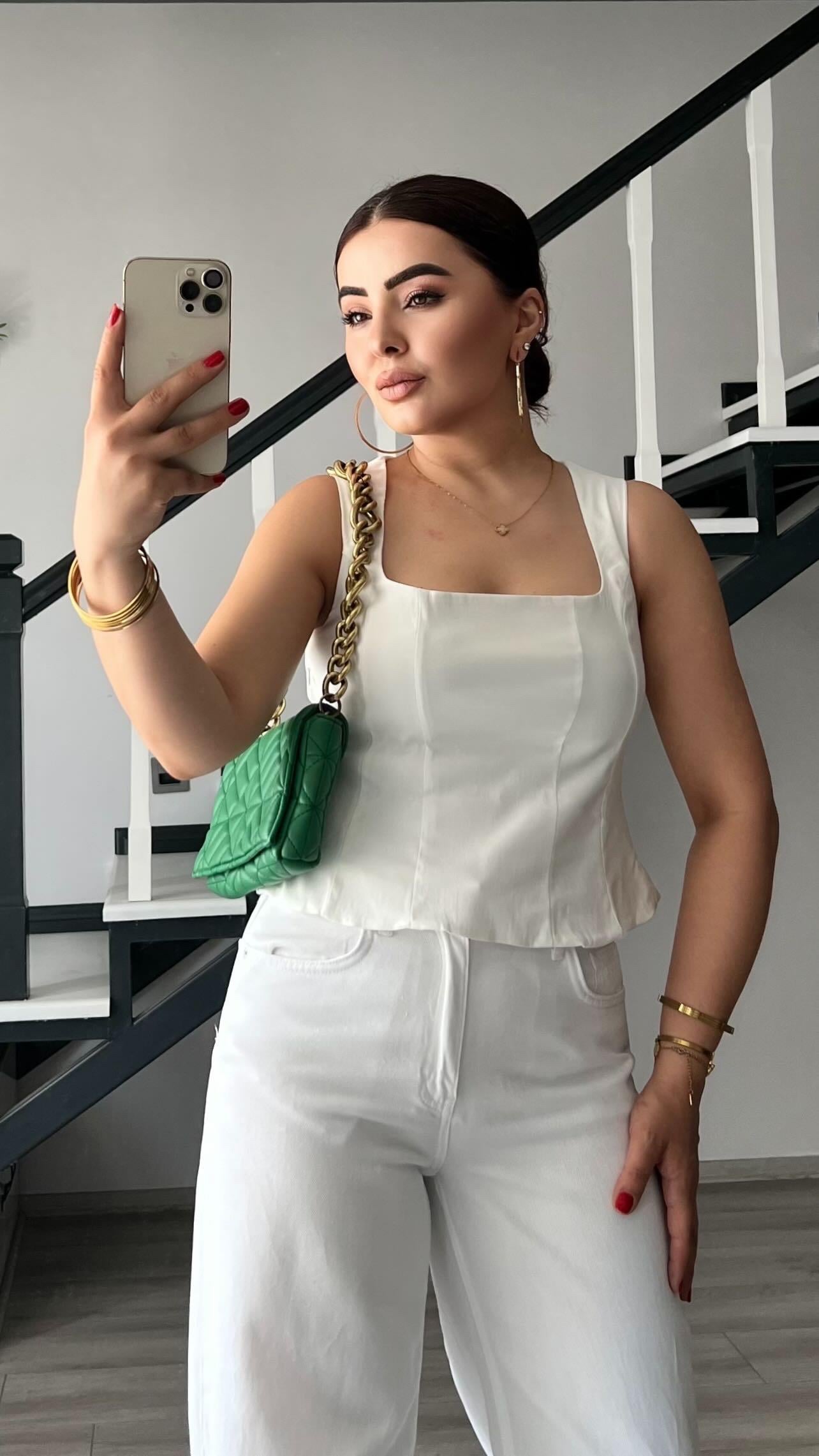 Beyaz Peplum Korse Bluz