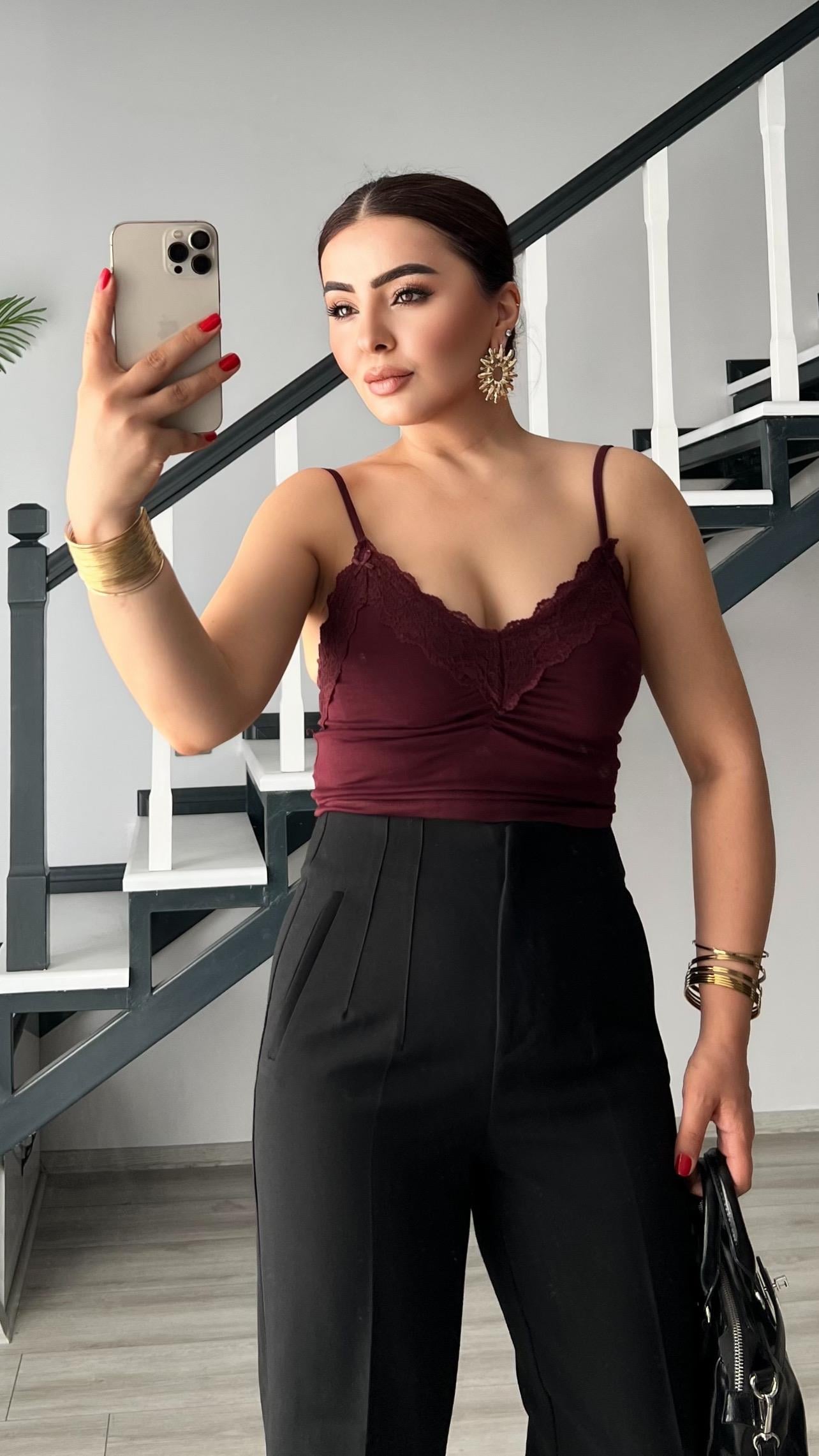 Bordo Dantel Detaylı Bluz