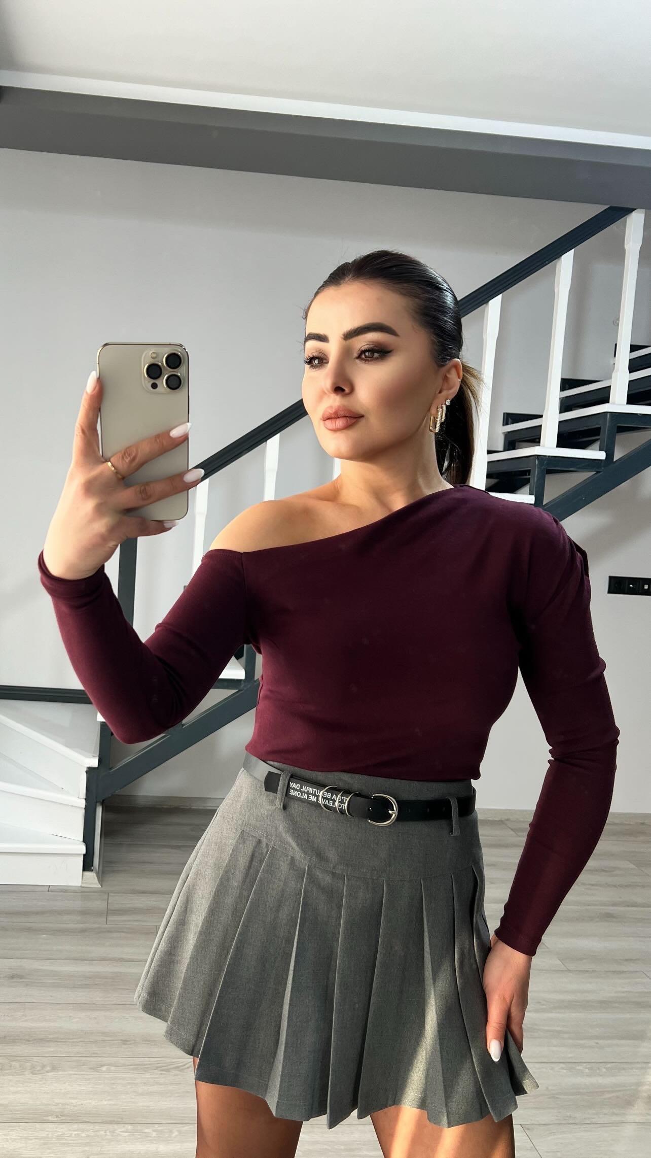 Bordo Omuz Detaylı Bluz 