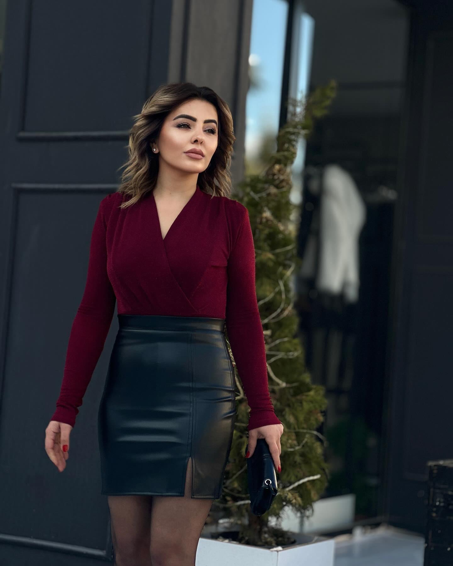 Bordo V Yaka Vatkalı Simli Bluz 