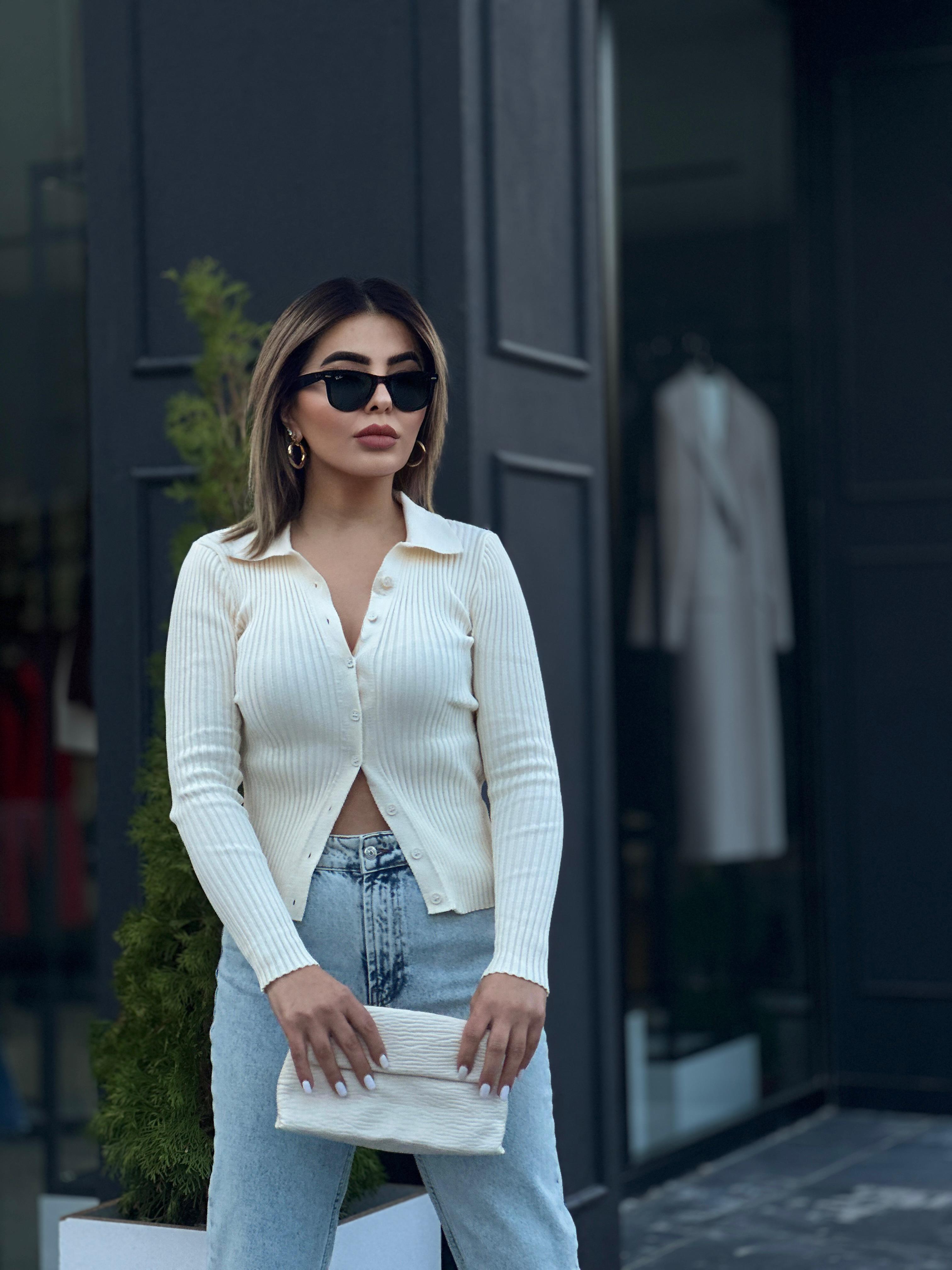 Ekru Polo Yaka Çelik Örme Düğmeli Triko Bluz 