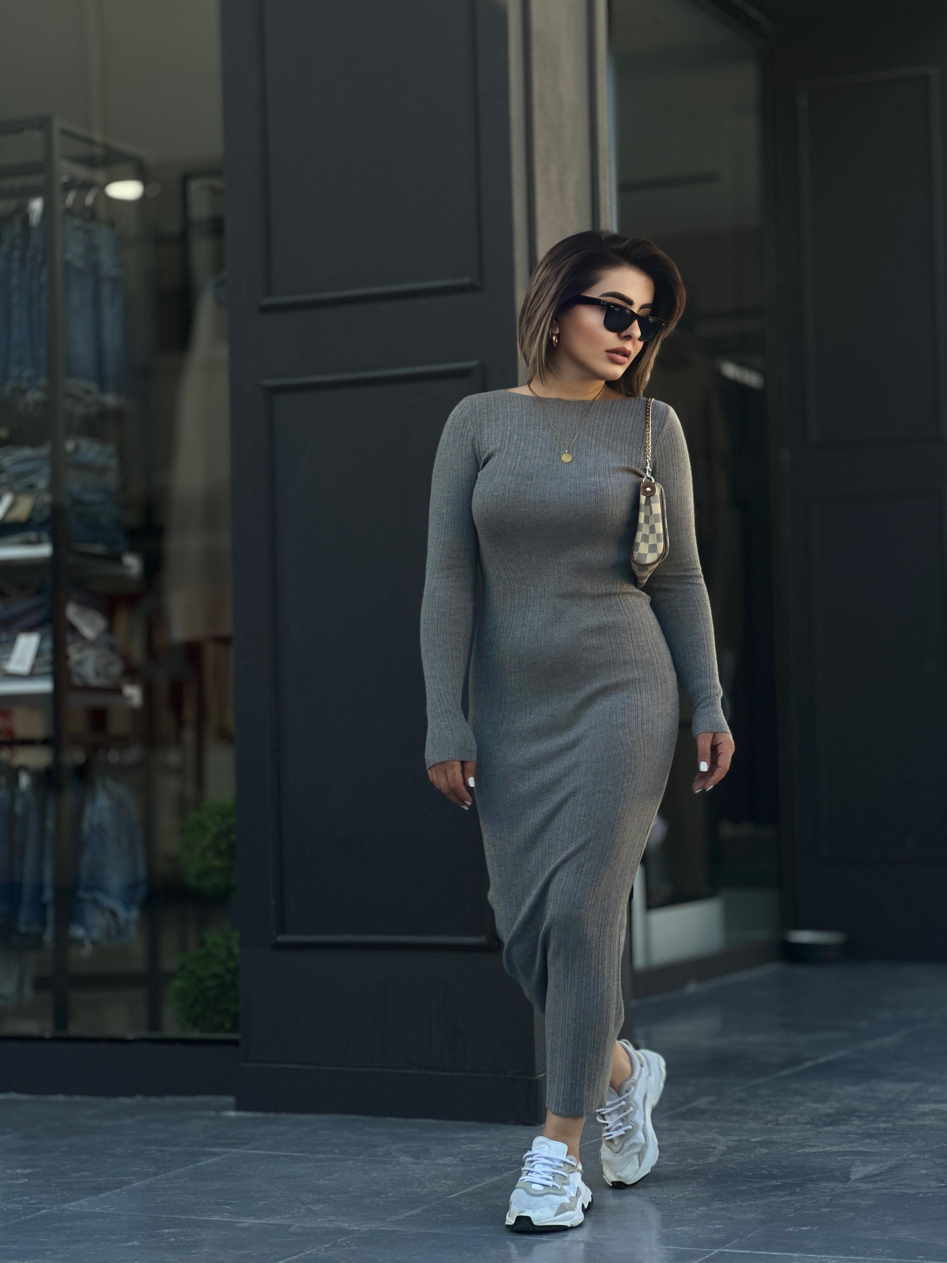 Gri Kayık Yaka İnce Fitilli Elbise 