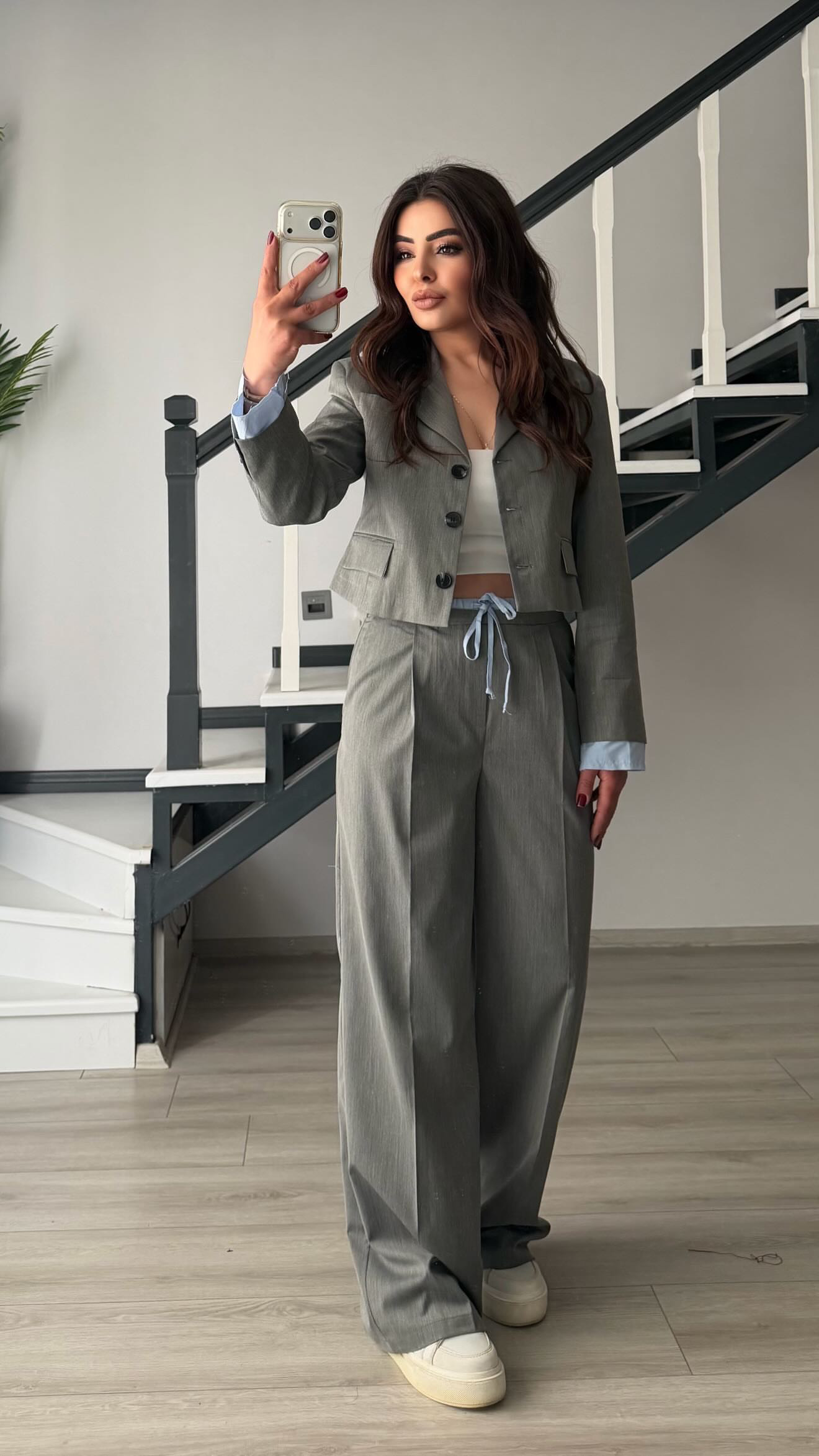 Gri Kol ve Bel Detaylı Crop Ceket-Pantolon Takım