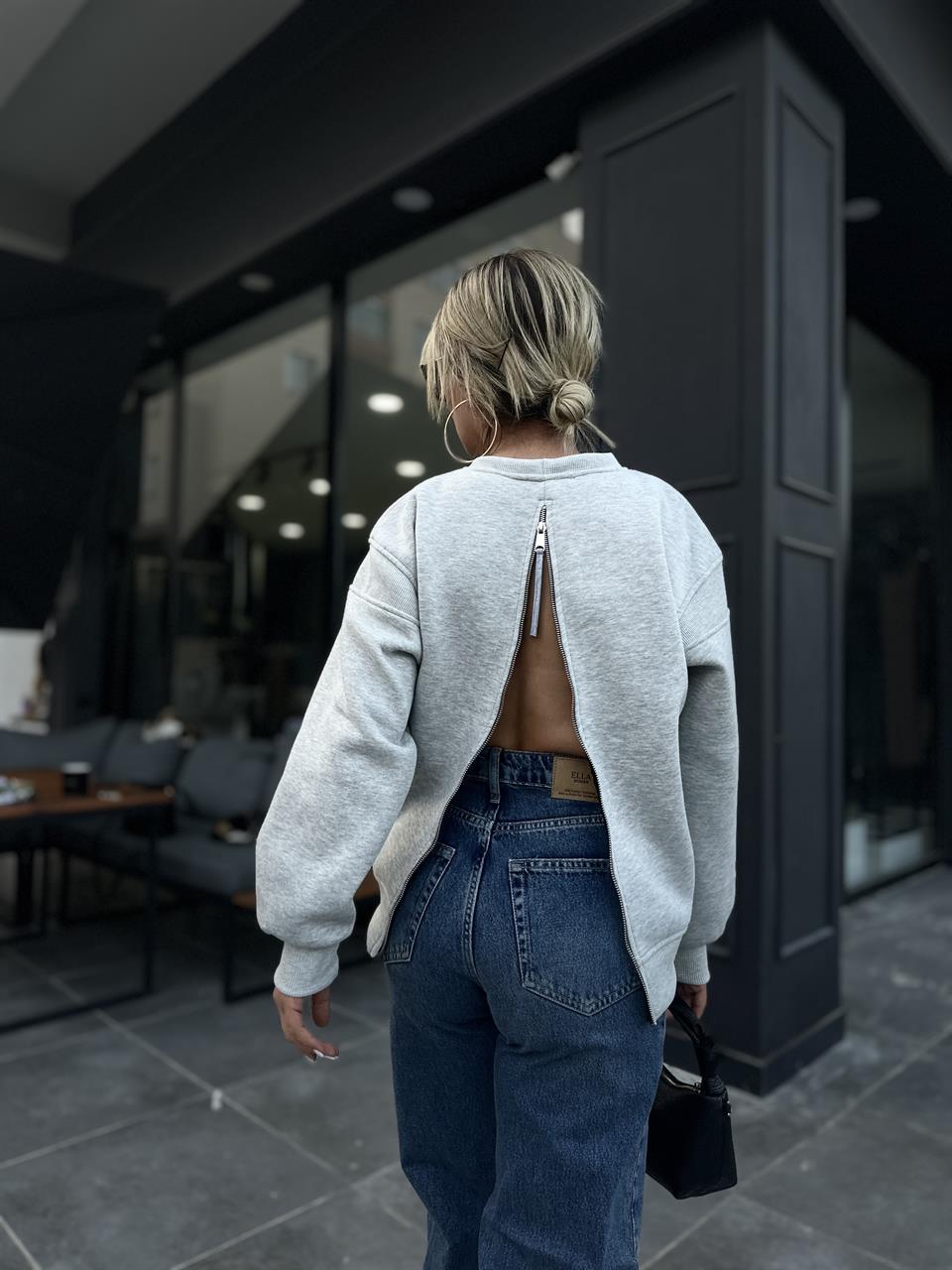 Gri Sırt Fermuar Detaylı Sweatshirt 