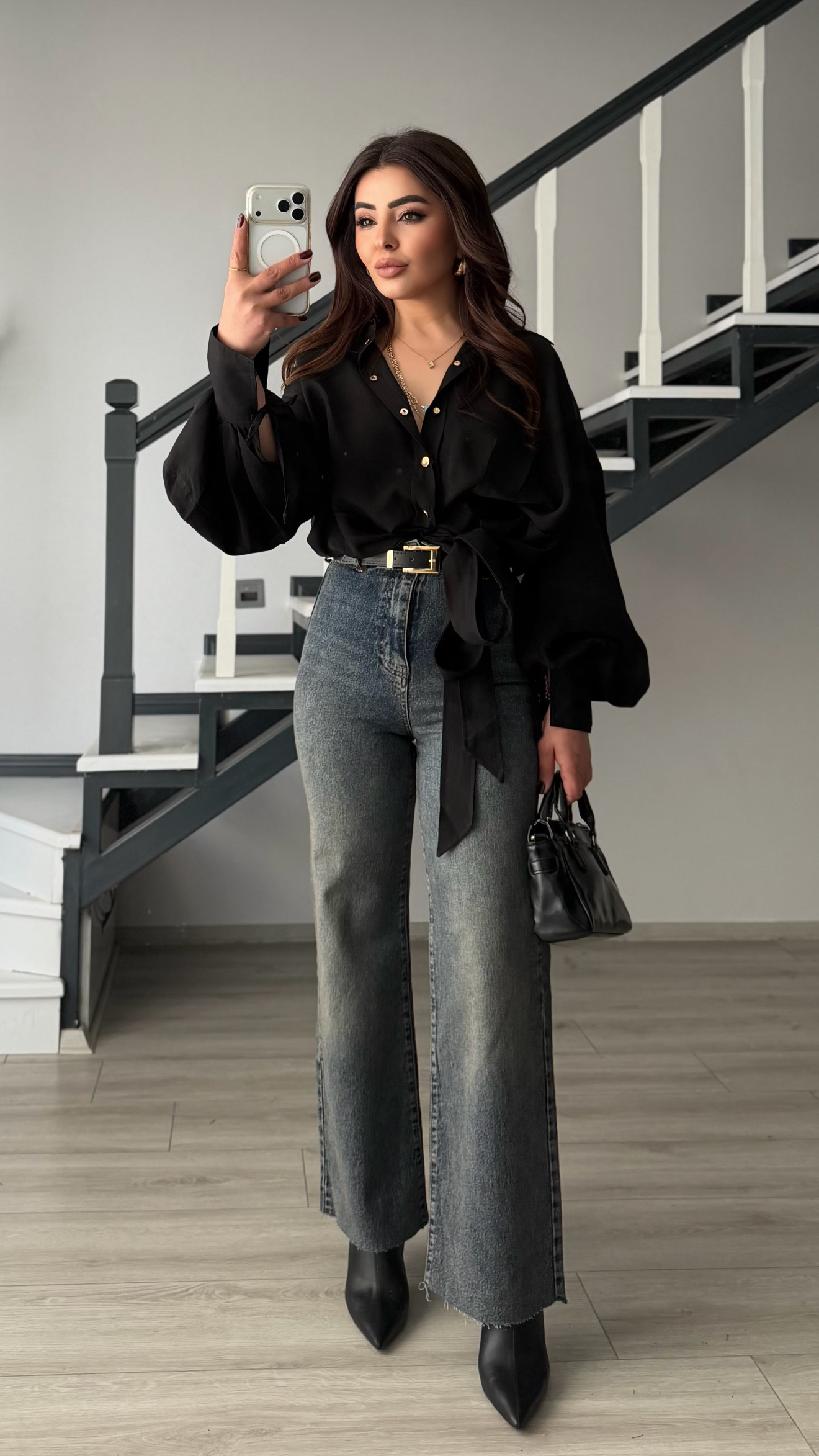 Koyu Mavi Yıkamalı Kemerli Straight Jean