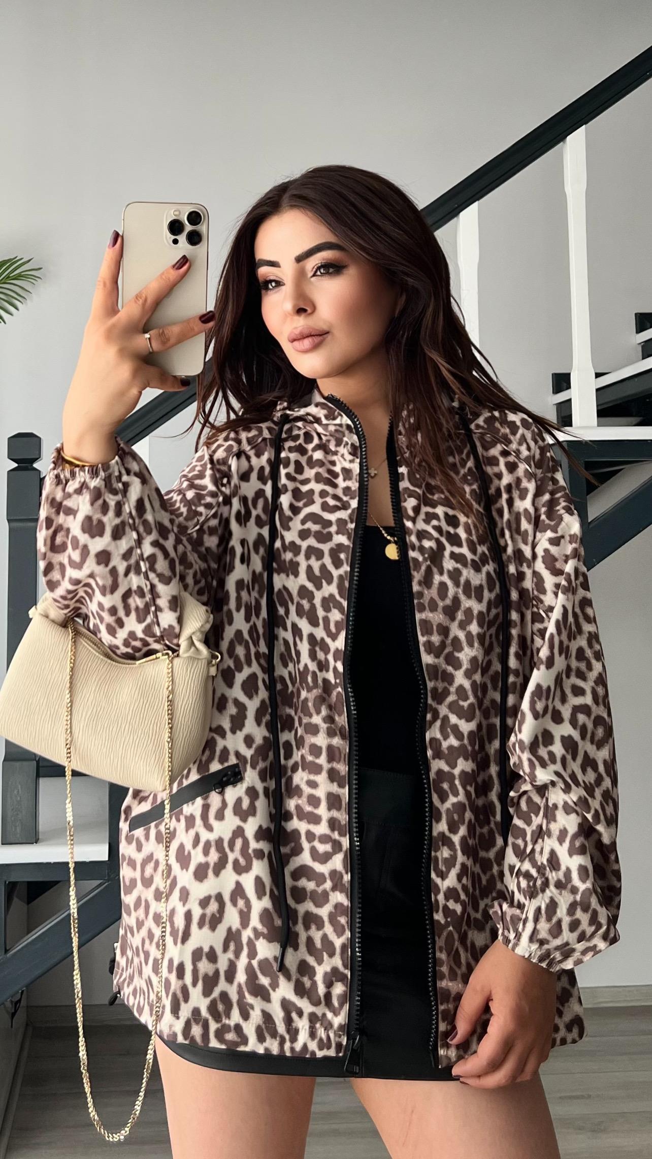 Leopar Desen Kapüşonlu Yağmurluk