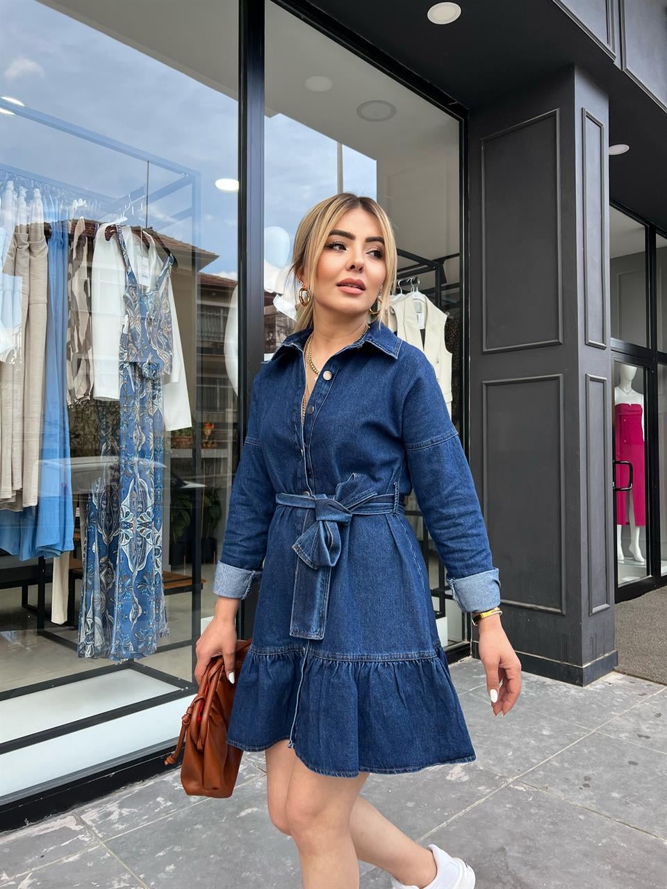 Önden Düğmeli Kuşaklı Denim Elbise