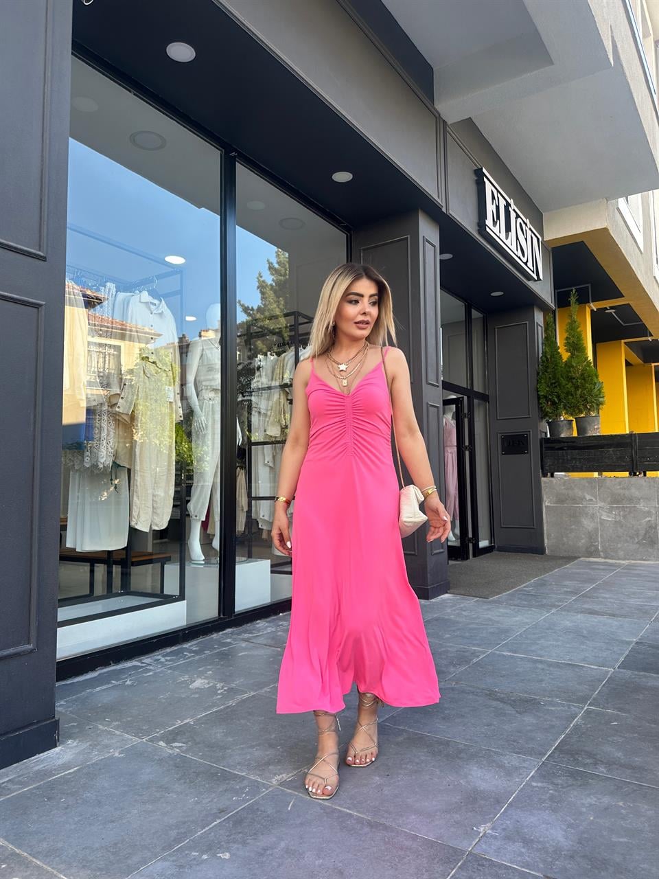 Pembe Büzgülü Elbise 