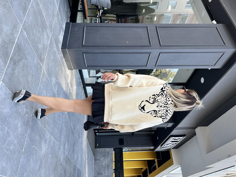 Sırt Leopar Baskılı Sweatshirt 