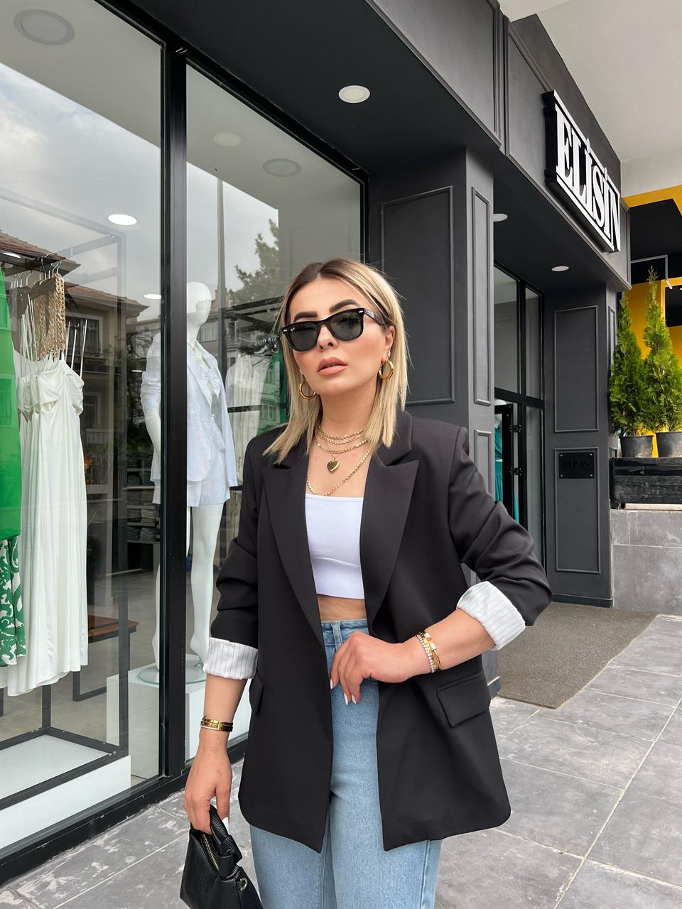 Siyah Astarı Çizgili Blazer Ceket