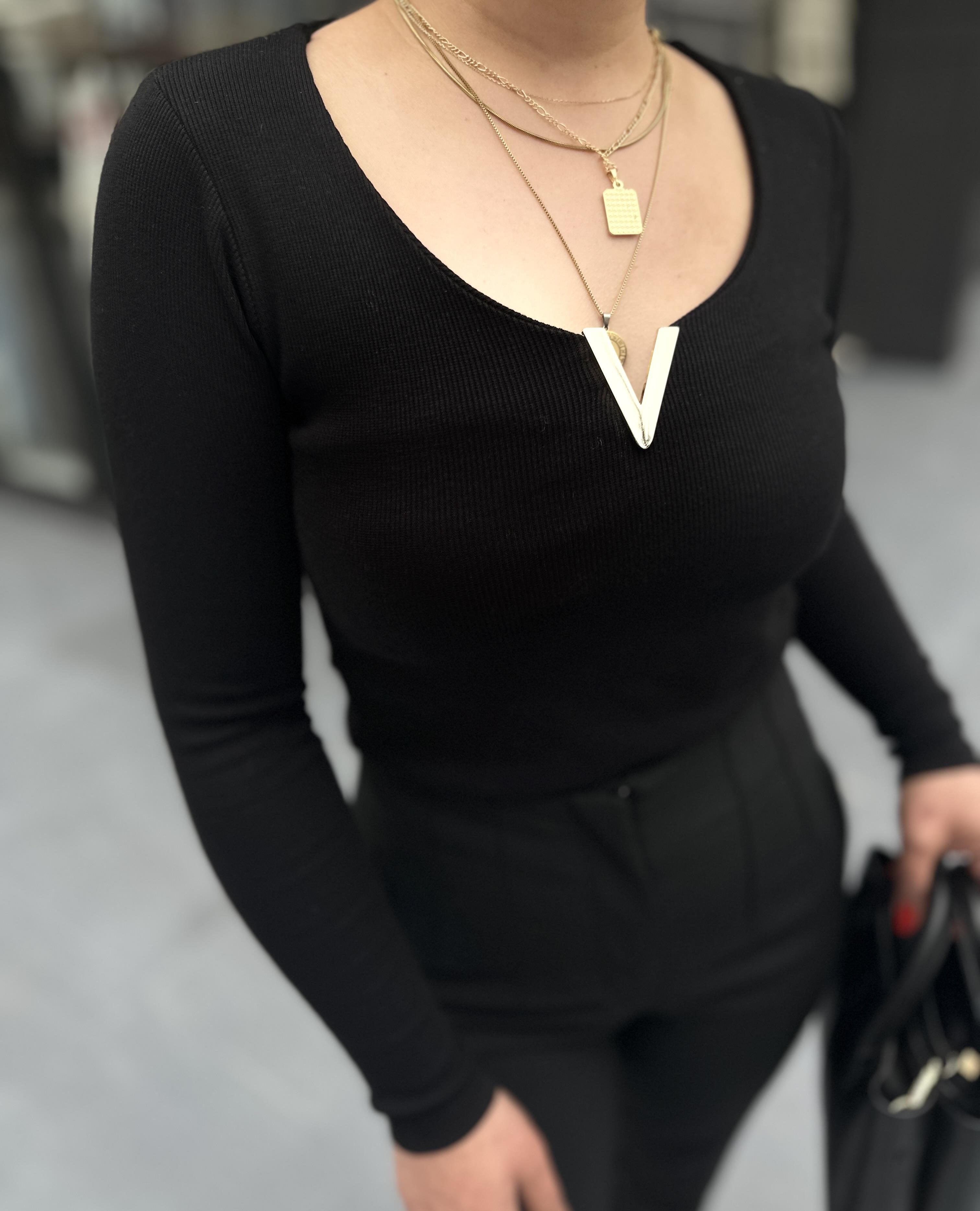 Siyah Gold Aksesuar Detaylı Fitilli Bluz 