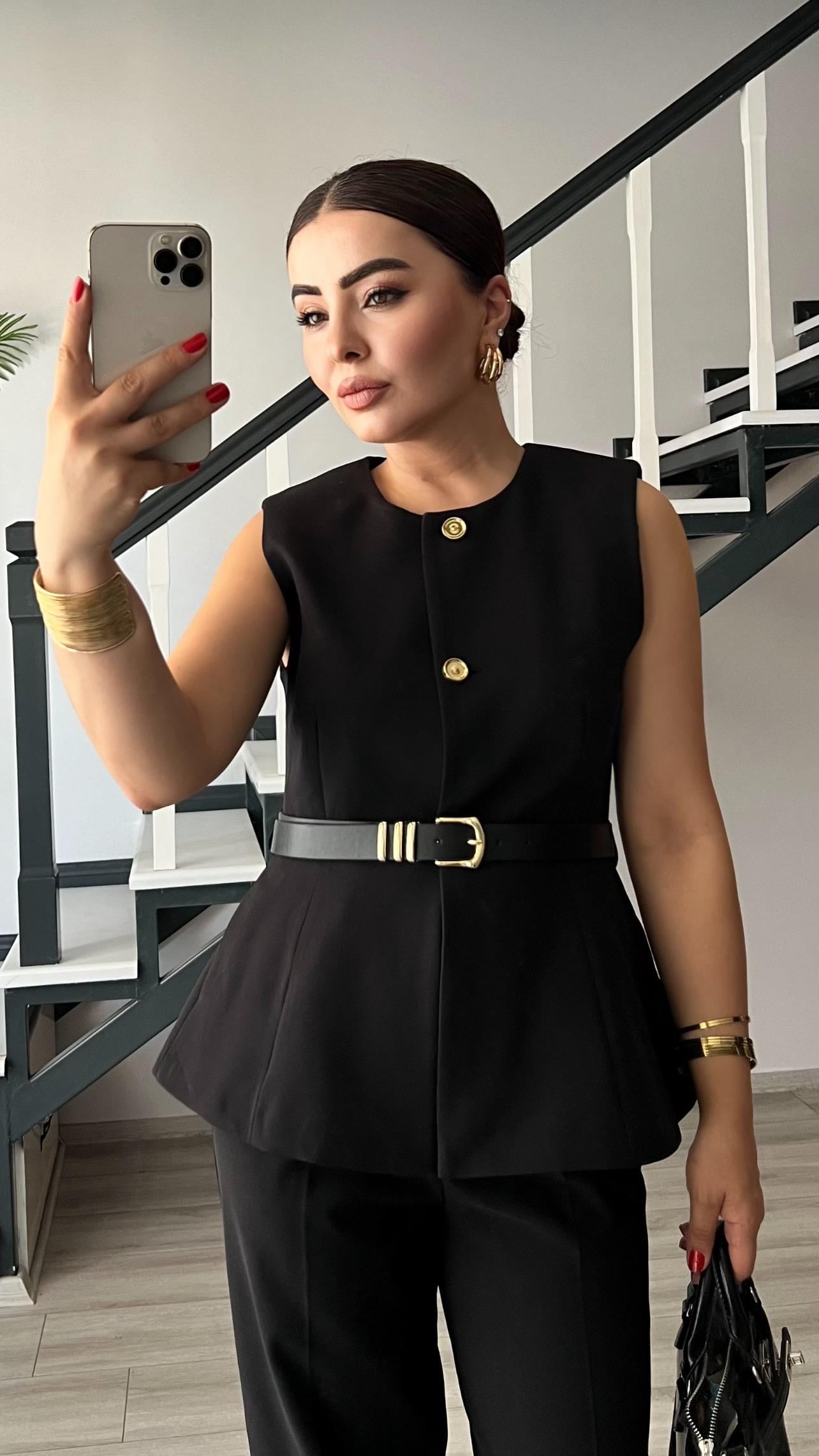 Siyah Kemerli Gold Düğme Duble Crep Yelek