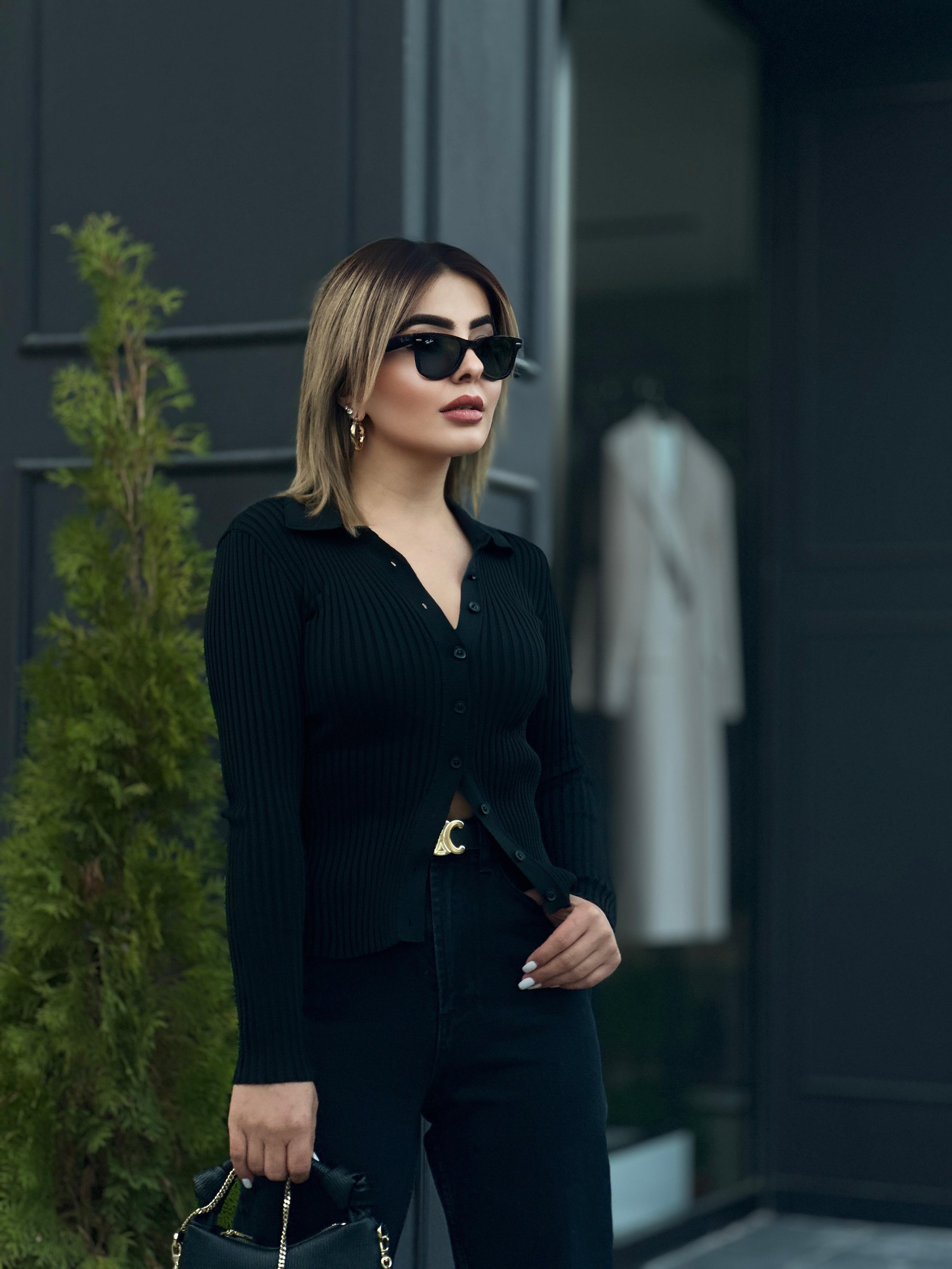 Siyah Polo Yaka Çelik Örme Düğmeli Triko Bluz