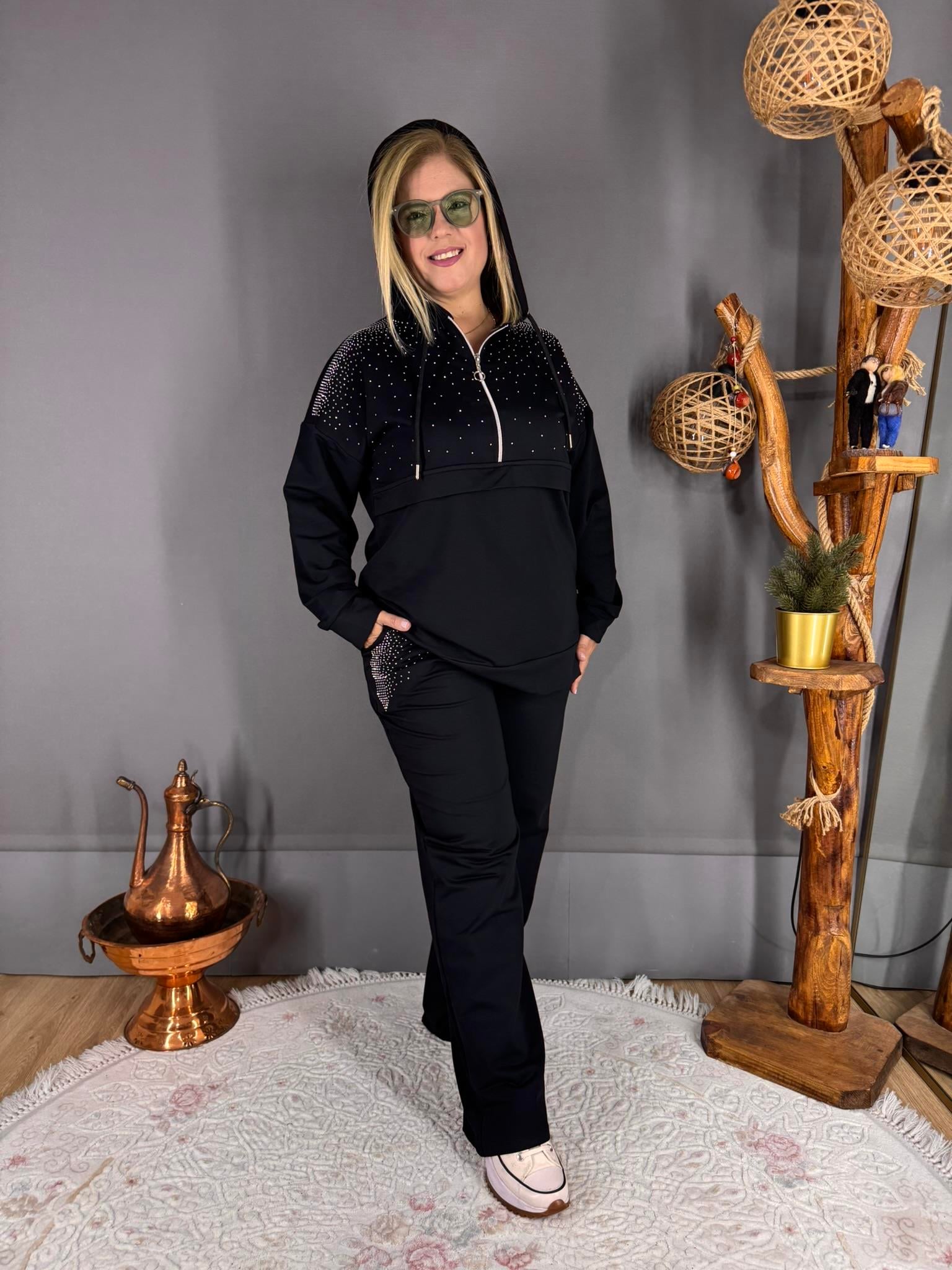 EYZ686 SİYAH YARIM FERMUARLI TAŞ İŞLEMELİ EŞOFMAN TAKIM