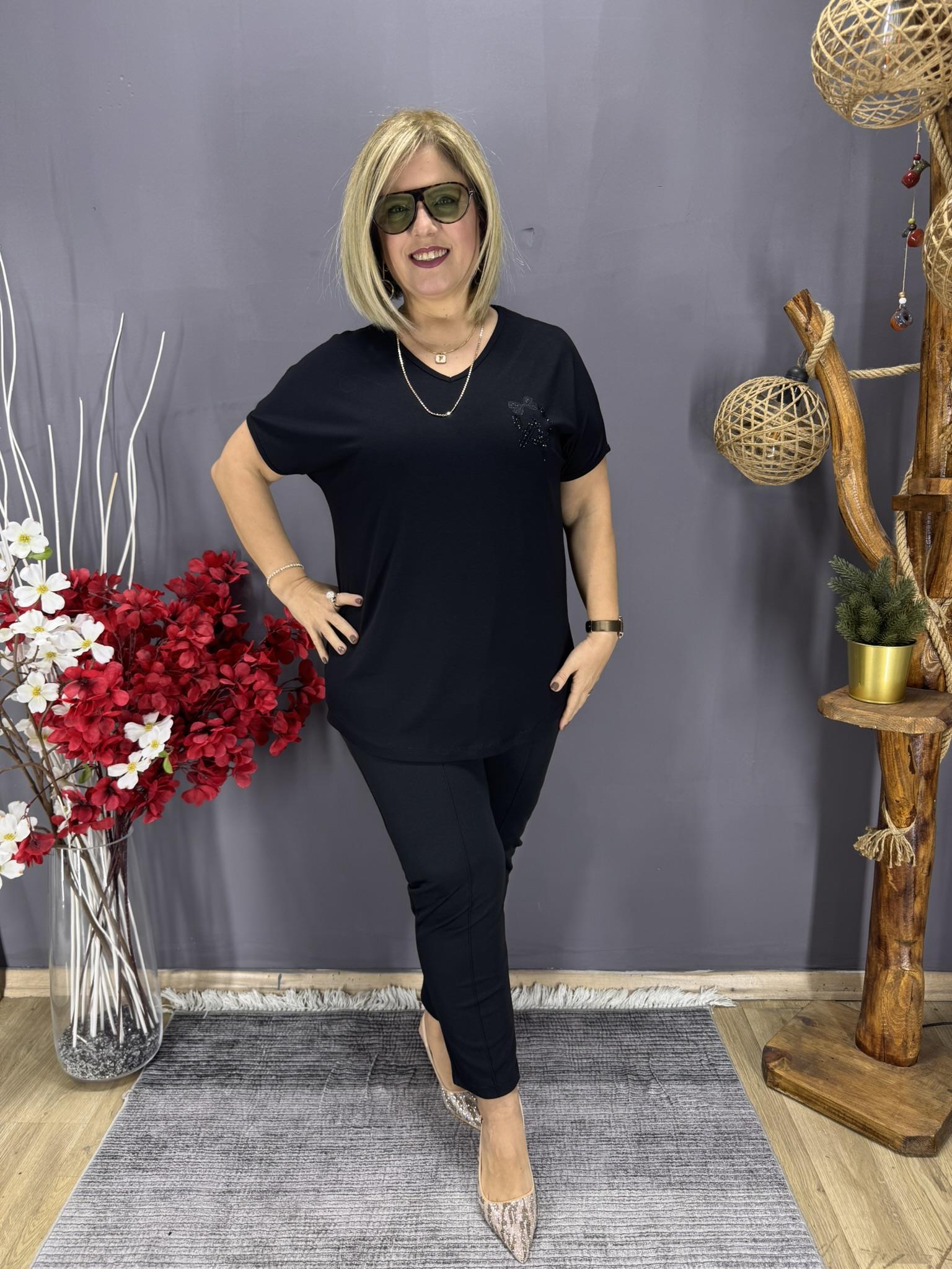 EYZ810 SİYAH ARKA TÜL TAŞ İŞLEMELİ PENYE BLUZ