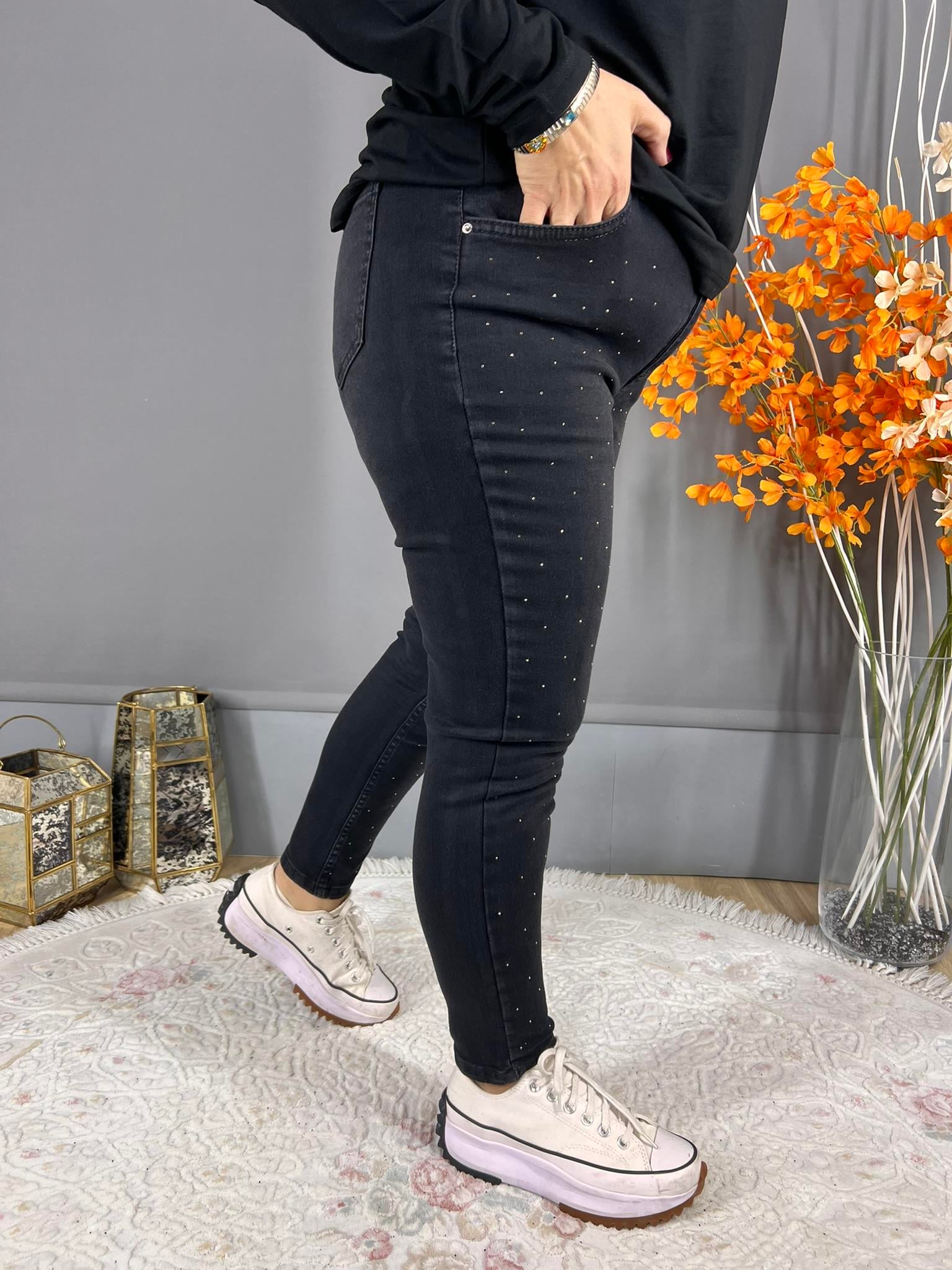 SİYAH TAŞ İŞLEMELİ FULL LİKRALI BÜYÜK BEDEN KOT PANTOLON