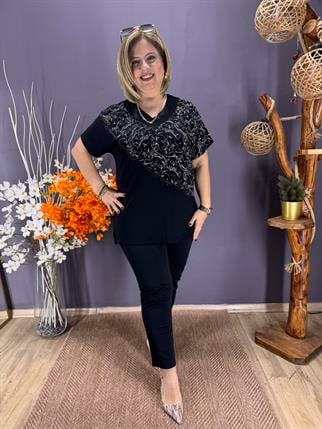 EYZ853 SİYAH V YAKA YAN DESENLİ TAŞLI BLUZ