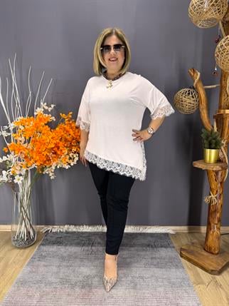 EYZ865 BEYAZ YUVARLAK YAKA ASİMETRİK DANTELLİ PENYE BLUZ