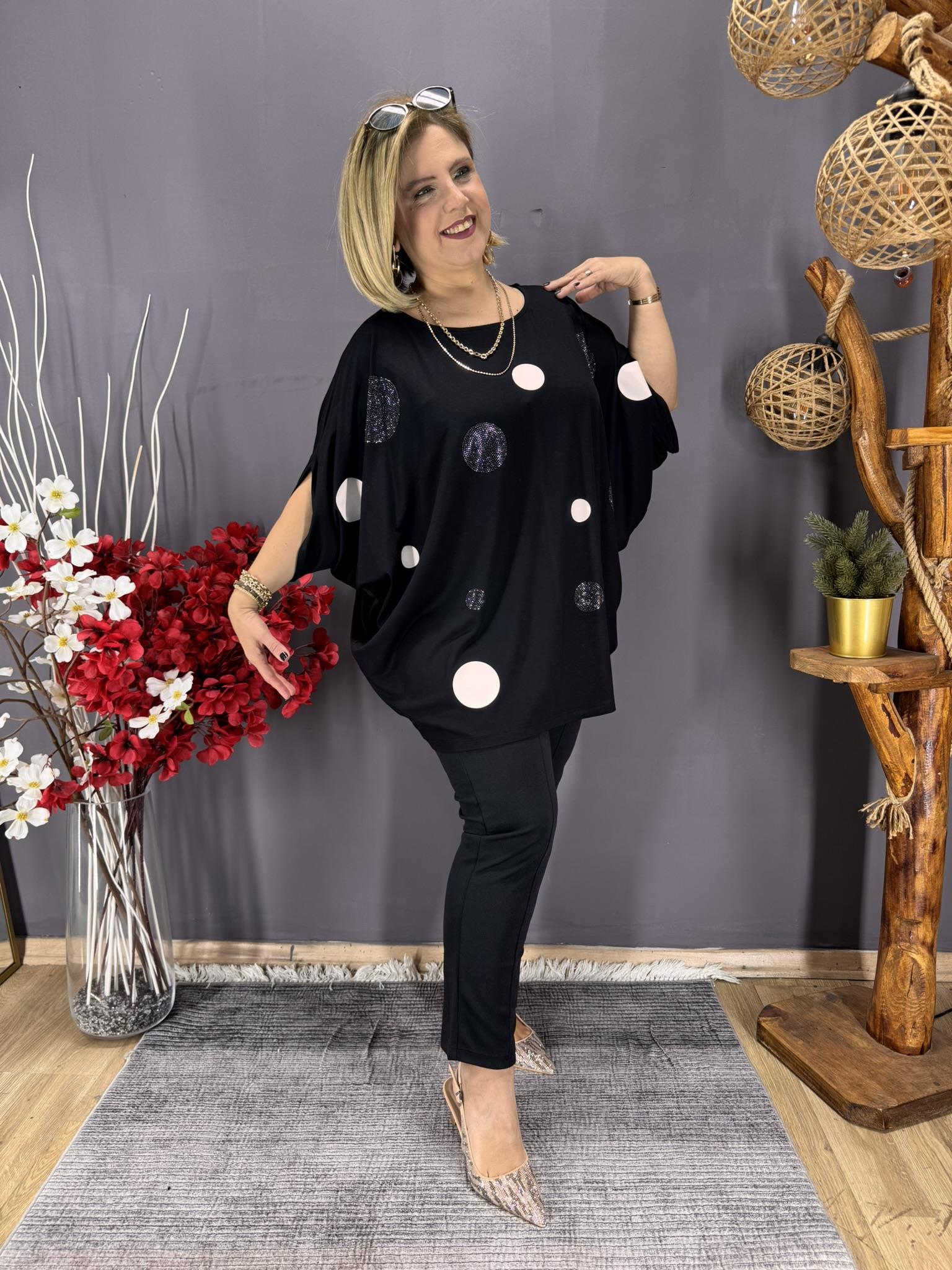 EYZ824 SİYAH SALAŞ PUANTİYELİ VE TAŞLI PENYE BLUZ