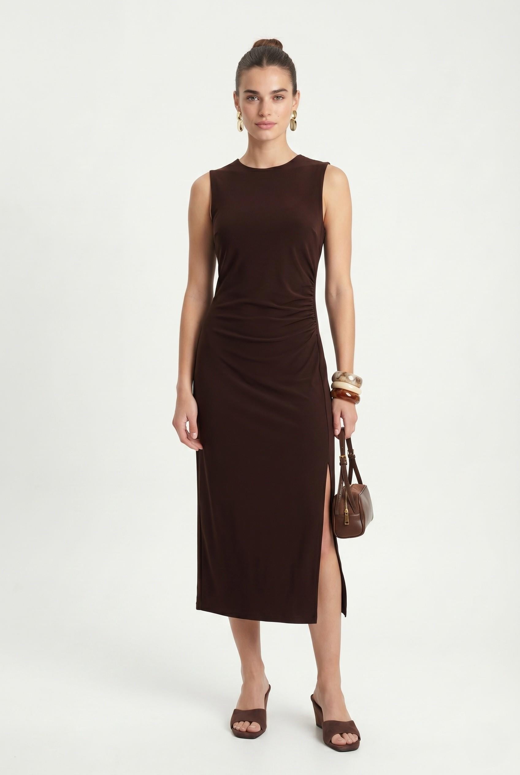 Kadın Bengalin Kolsuz Drapeli Yırtmaçlı Dokuma Midi Kahverengi Elbise