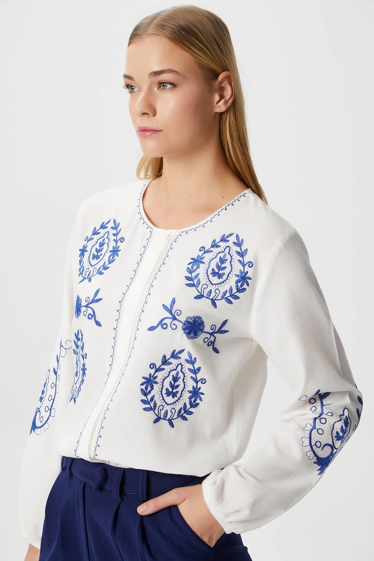 Kadın Merit Nakış İşlemeli Pamuk Flam Regular Dokuma Gömlek