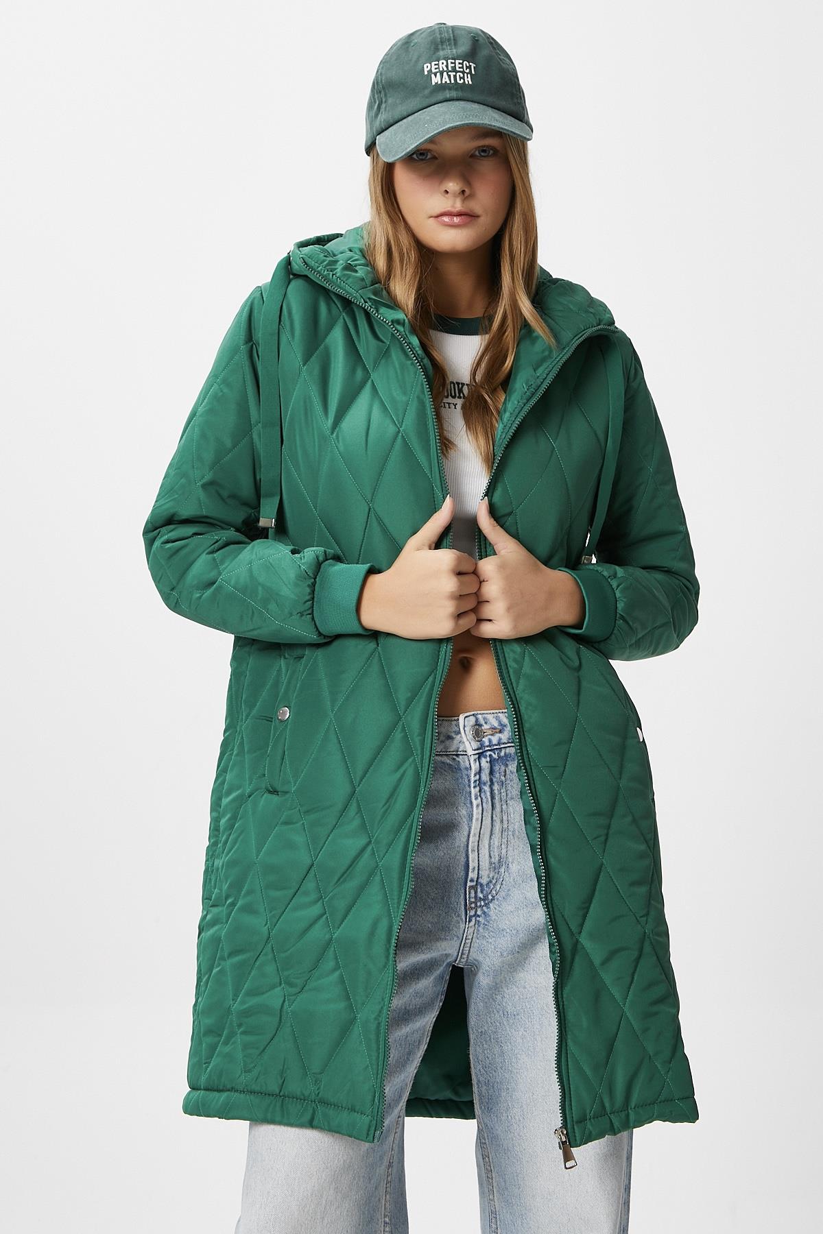 Kadın Sporty Kapüşonlu Kapitone Yeşil Kaban