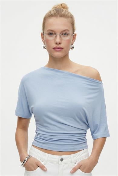 Kadın Germa Asimetrik Omuz Detay Mavi Bluz