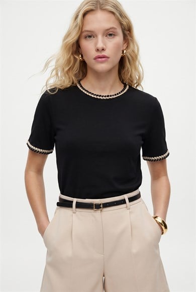 Kadın Marin Yaka İşlemeli %100 Pamuk Kısa Kol Siyah Örme T-shirt