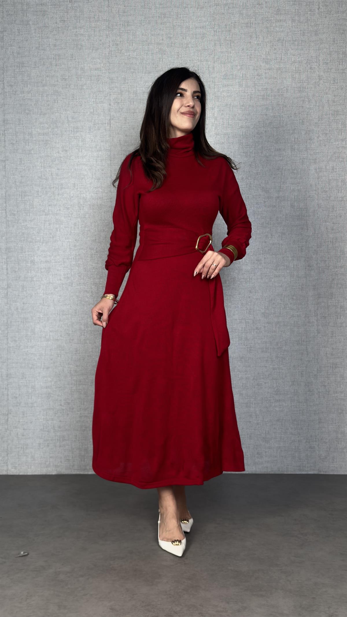 Vanna Kırmızı Balıkçı Yaka Gold Tokalı Triko Elbise