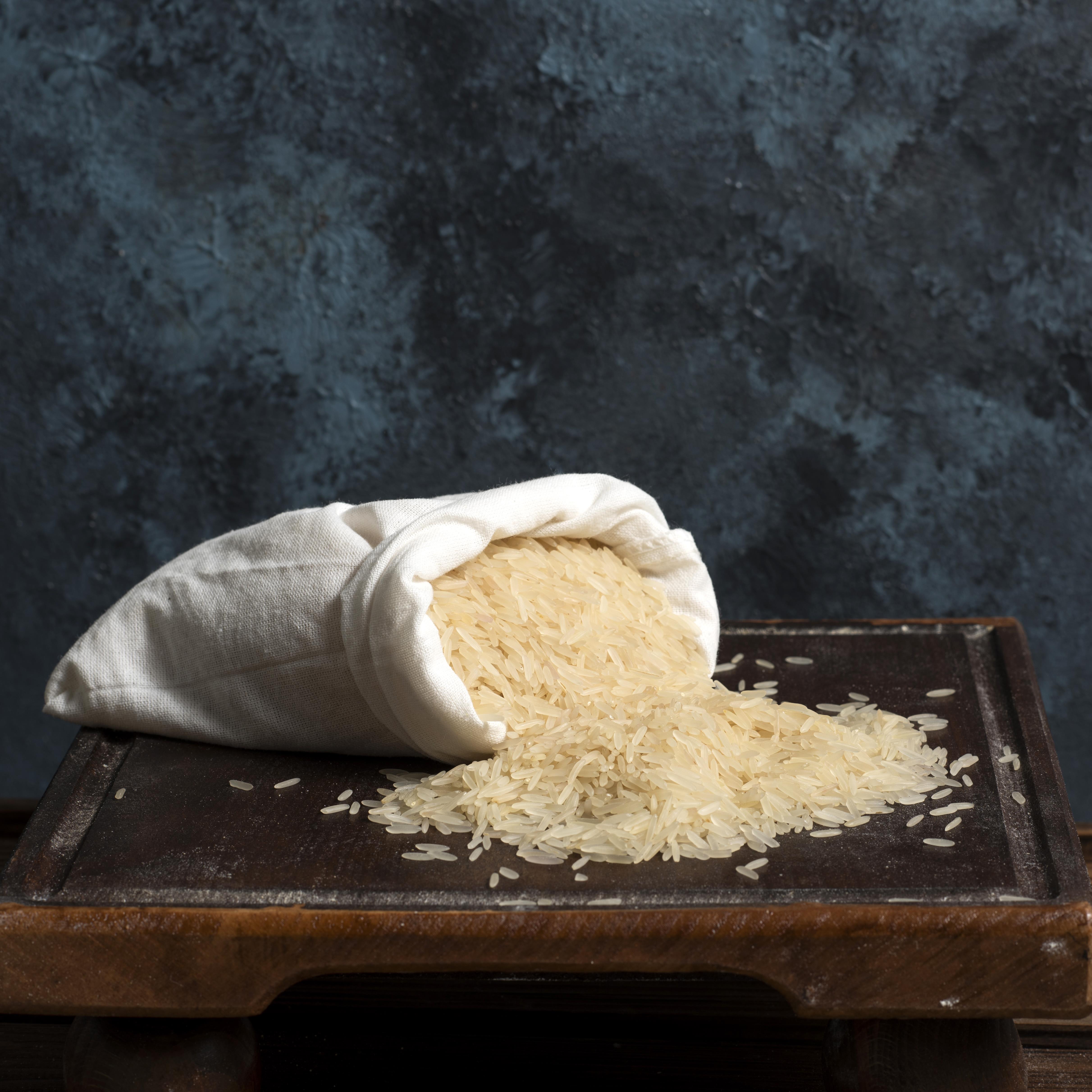 BASMATİ PİRİNÇ (500 GR ) 