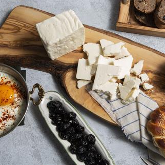 Tam Yağlı Keçi Peyniri (Ezine Tipi)