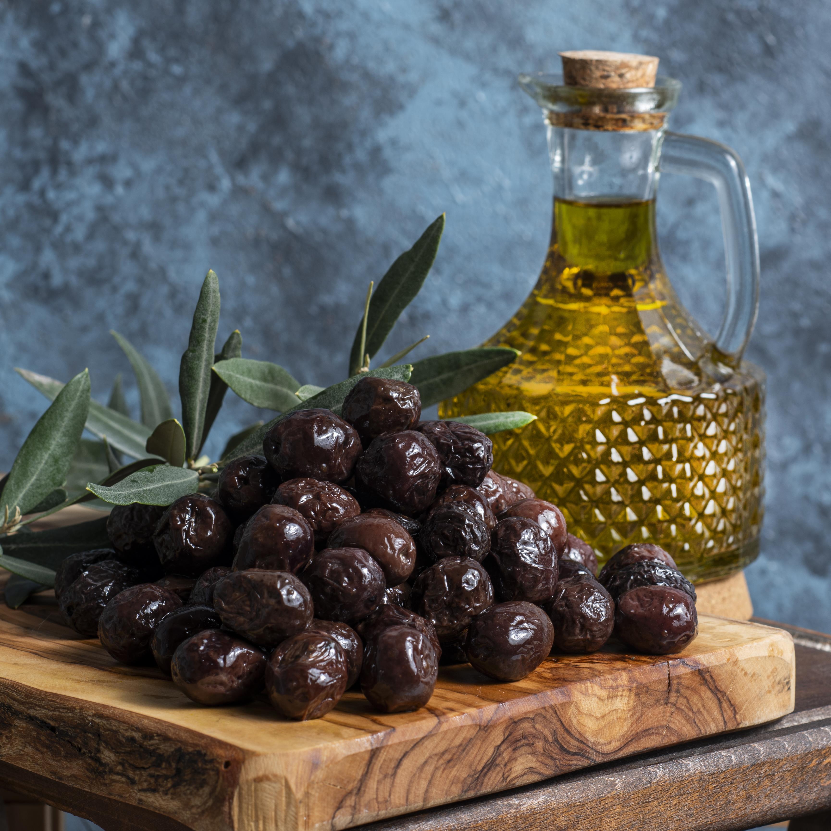 Köy Çevirme Siyah Zeytin (1 kg ) 