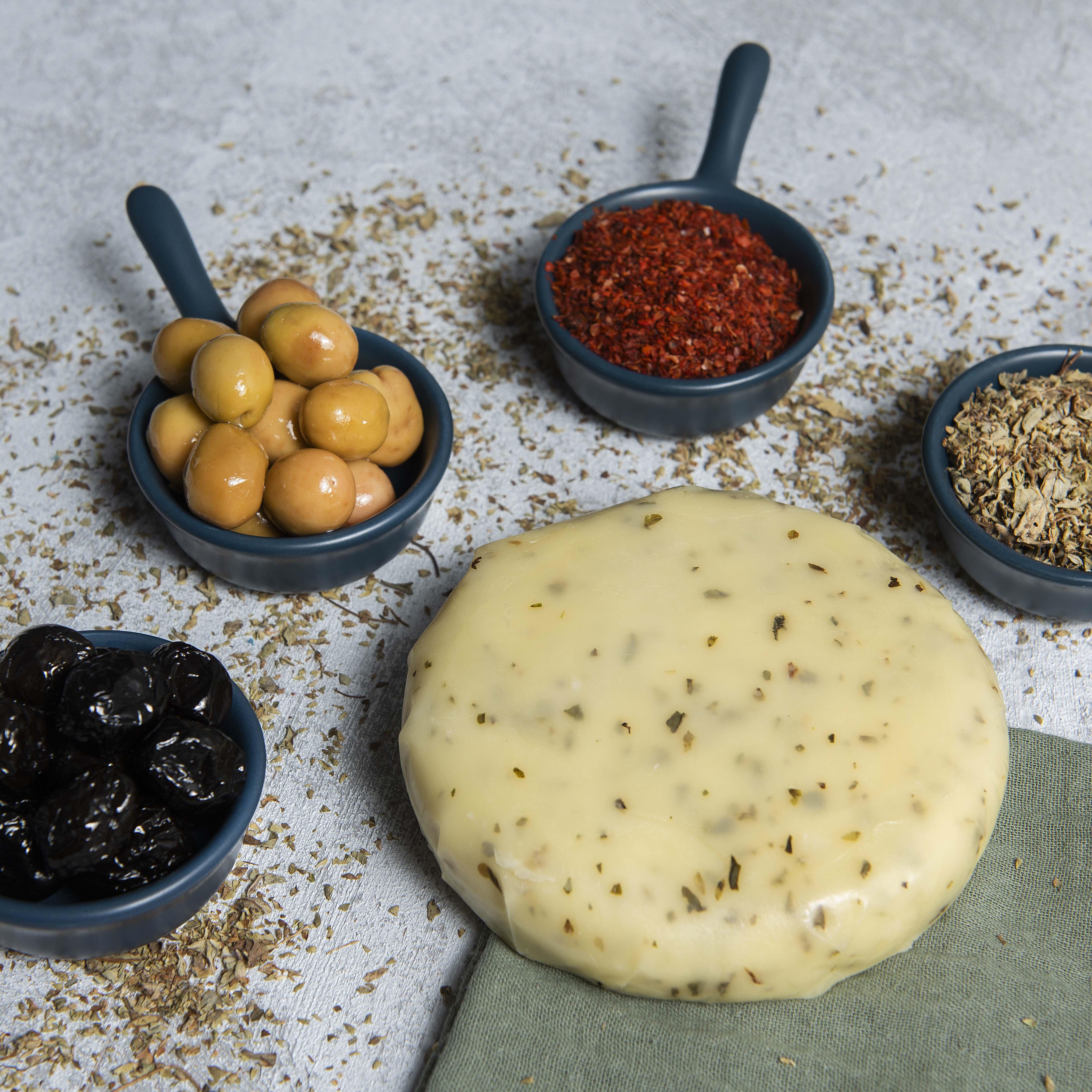 Spesiyal Kekikli Göbek Kaşar(240-270gr)