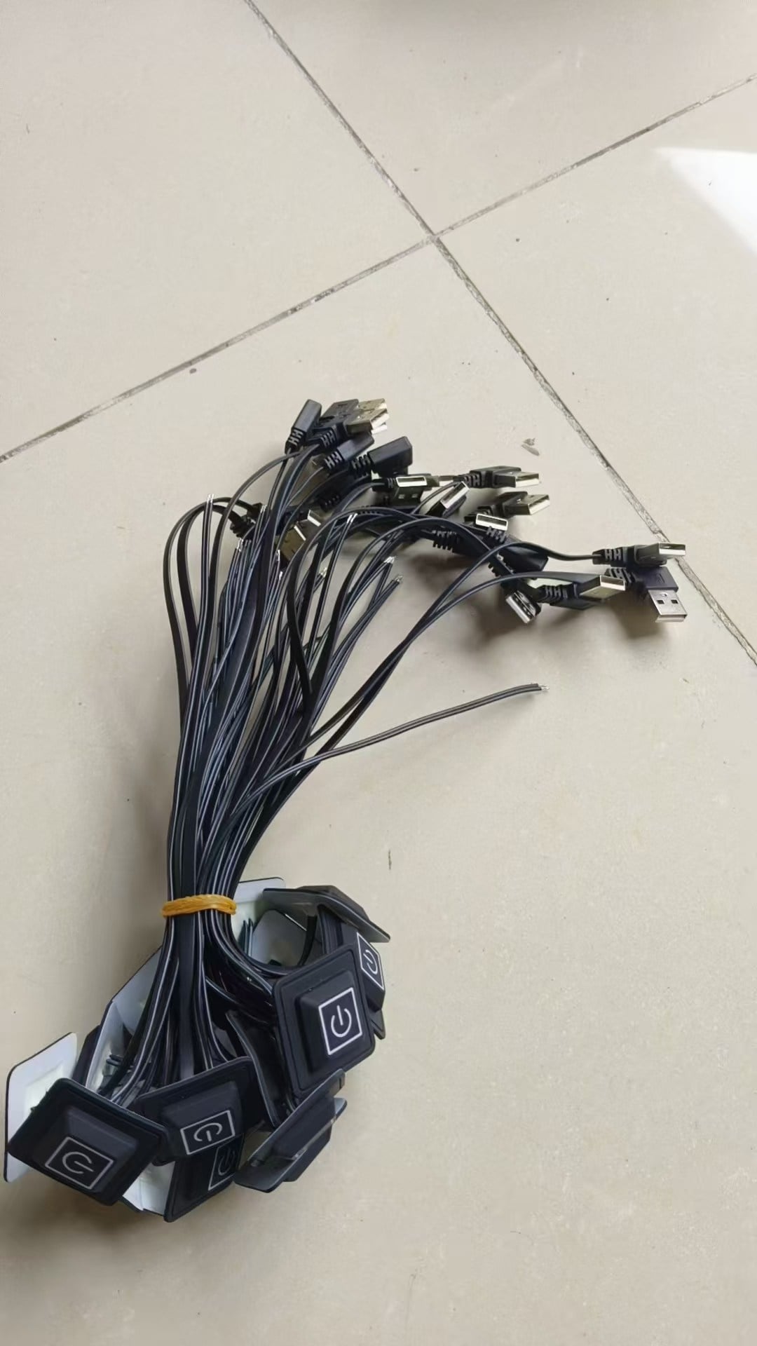 300 adet 5v Ledli Düğme +300 adet silikon USB sıvı koruma tıpası