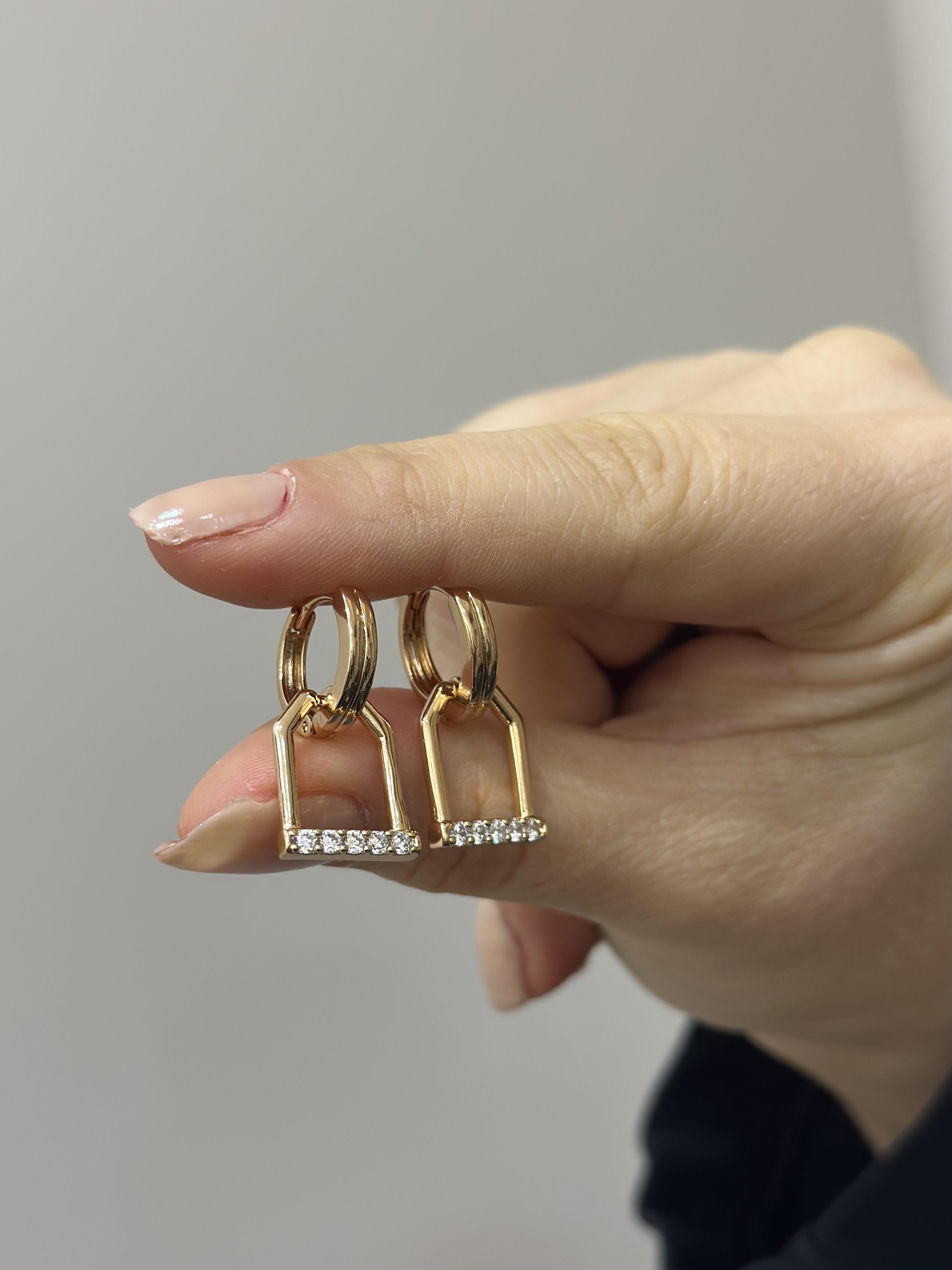 Küpe rose gold halka ucu sallantılı