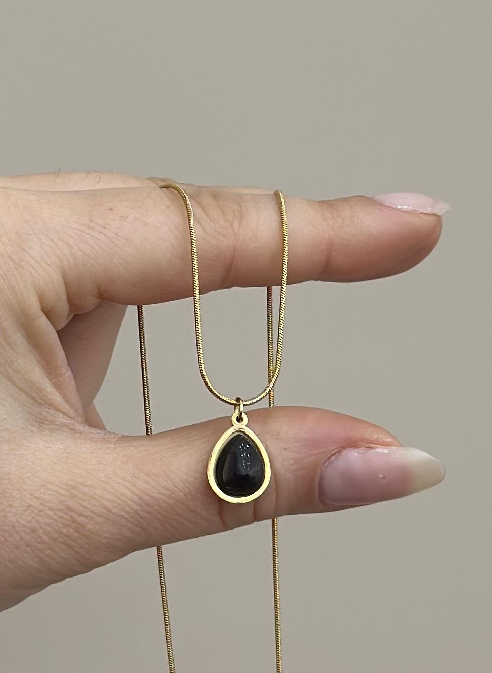 Kolye Çelik Siyah Taş Damla Gold Renk 