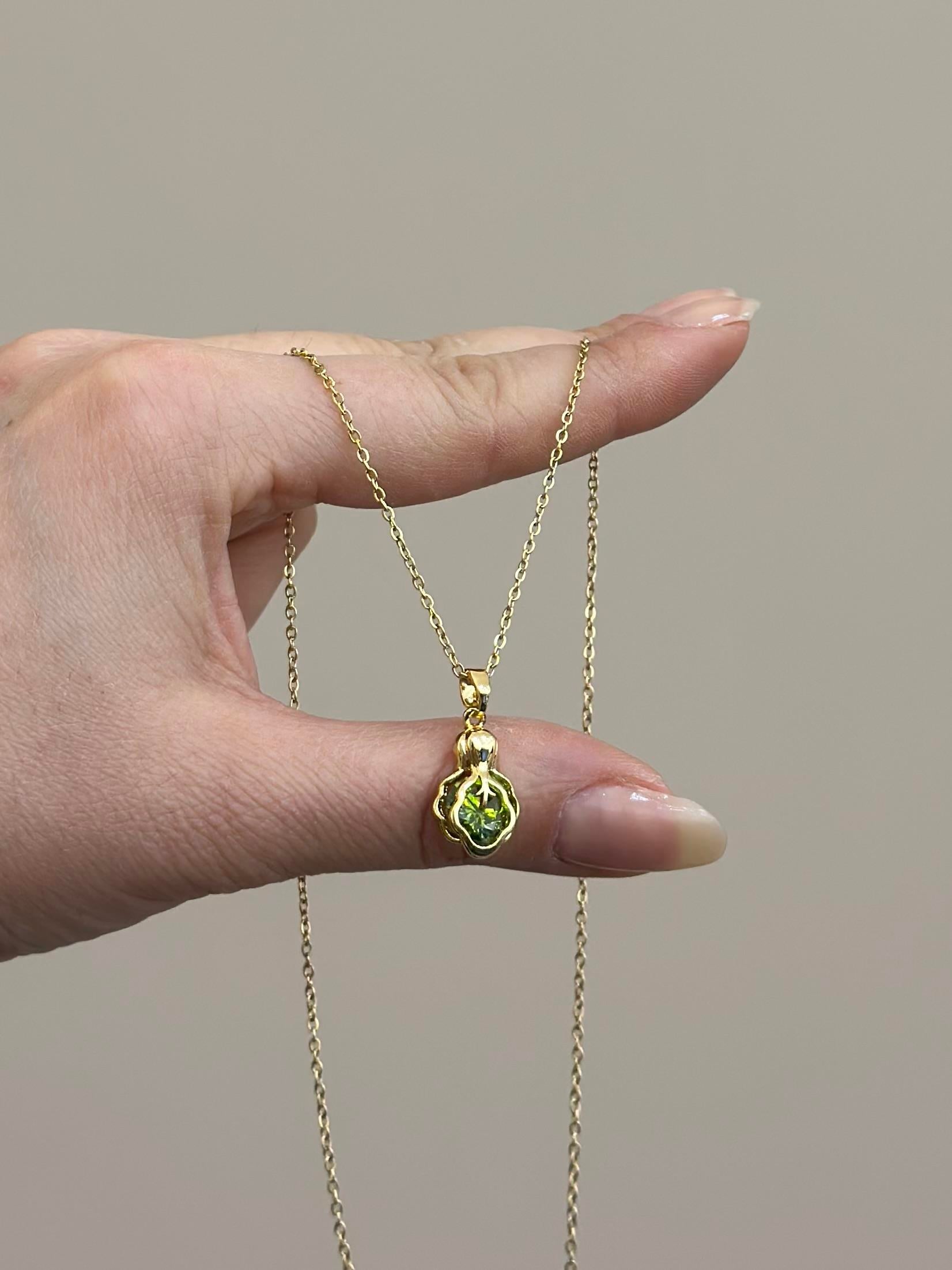 Kolye Çelik Yeşil Taş Tasarım Gold Renk 