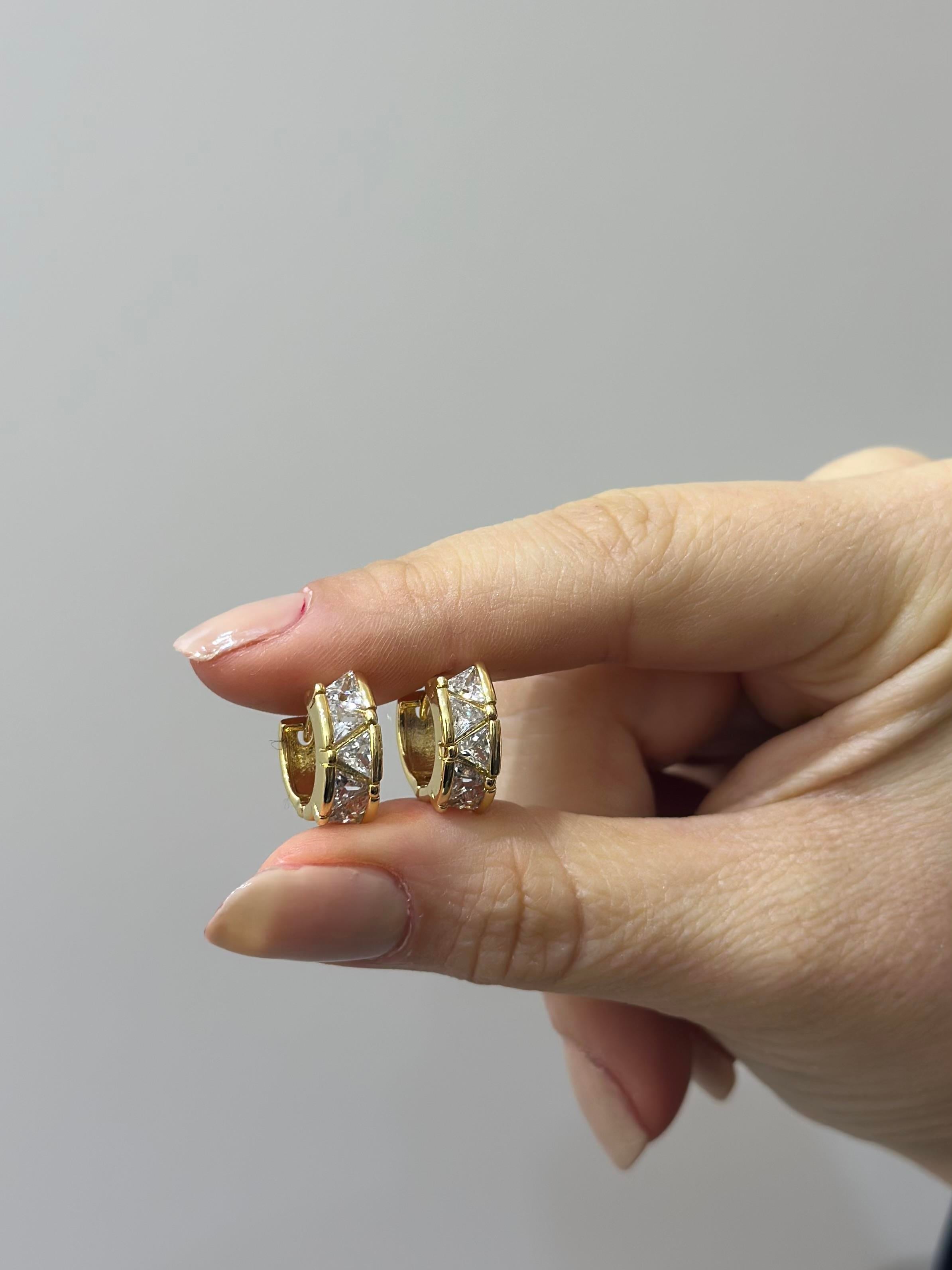 Küpe gold halka taşlı