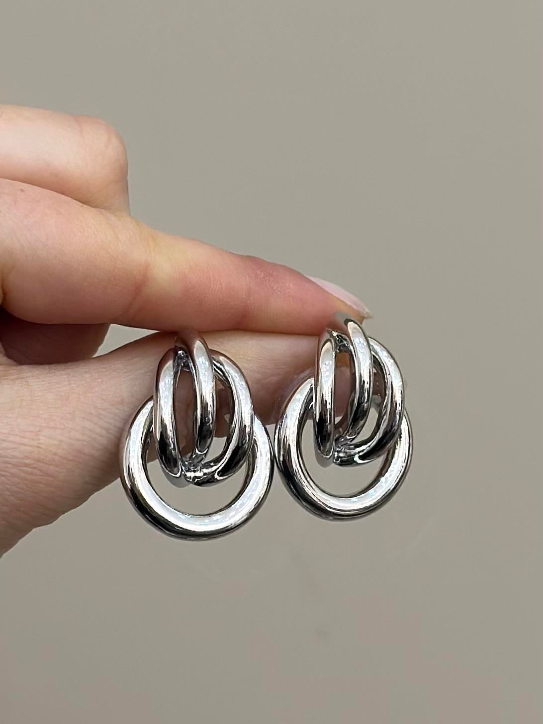 Küpe Metal Tasarım Gümüş Renk 