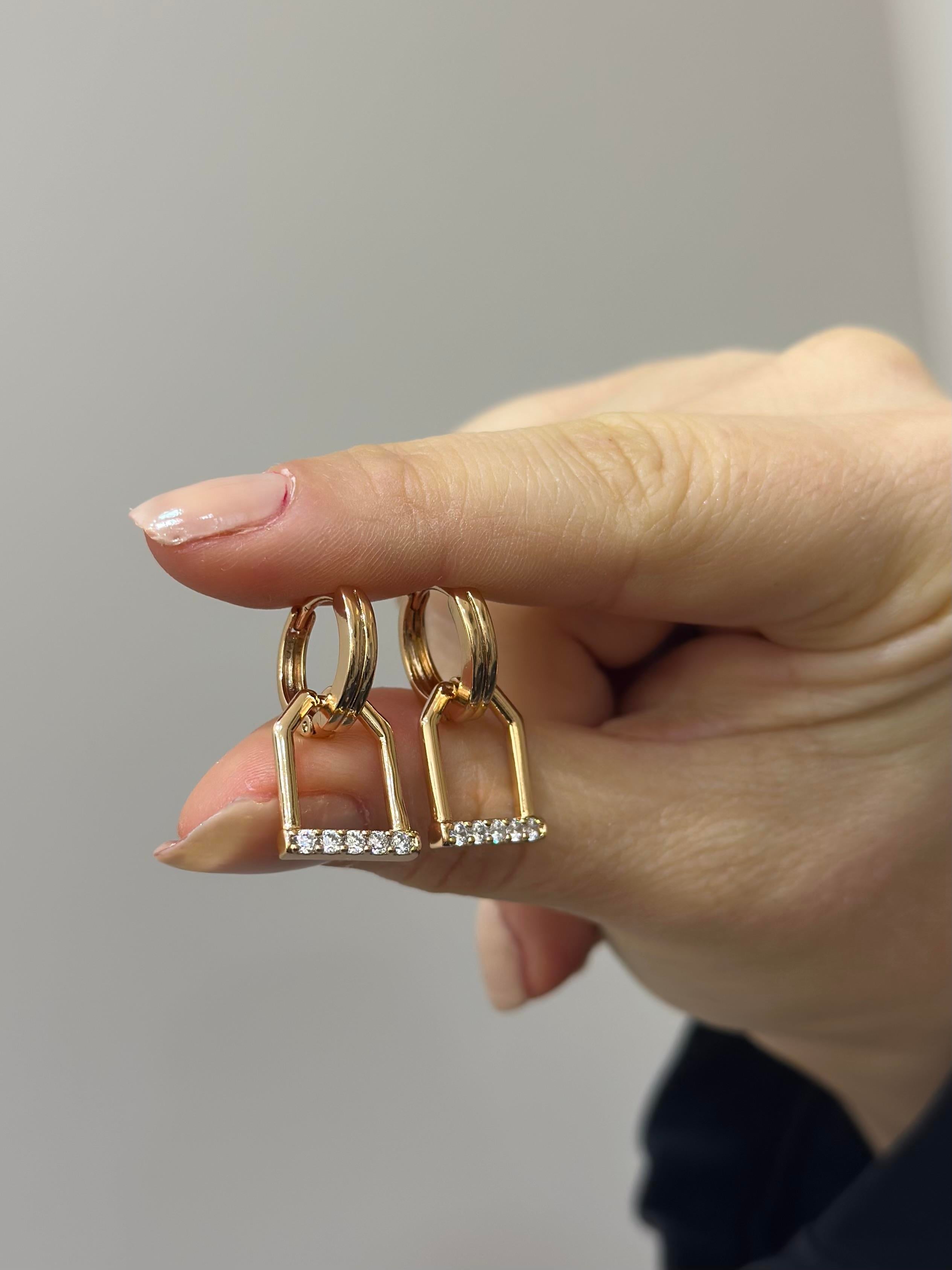 Küpe rose gold halka ucu sallantılı