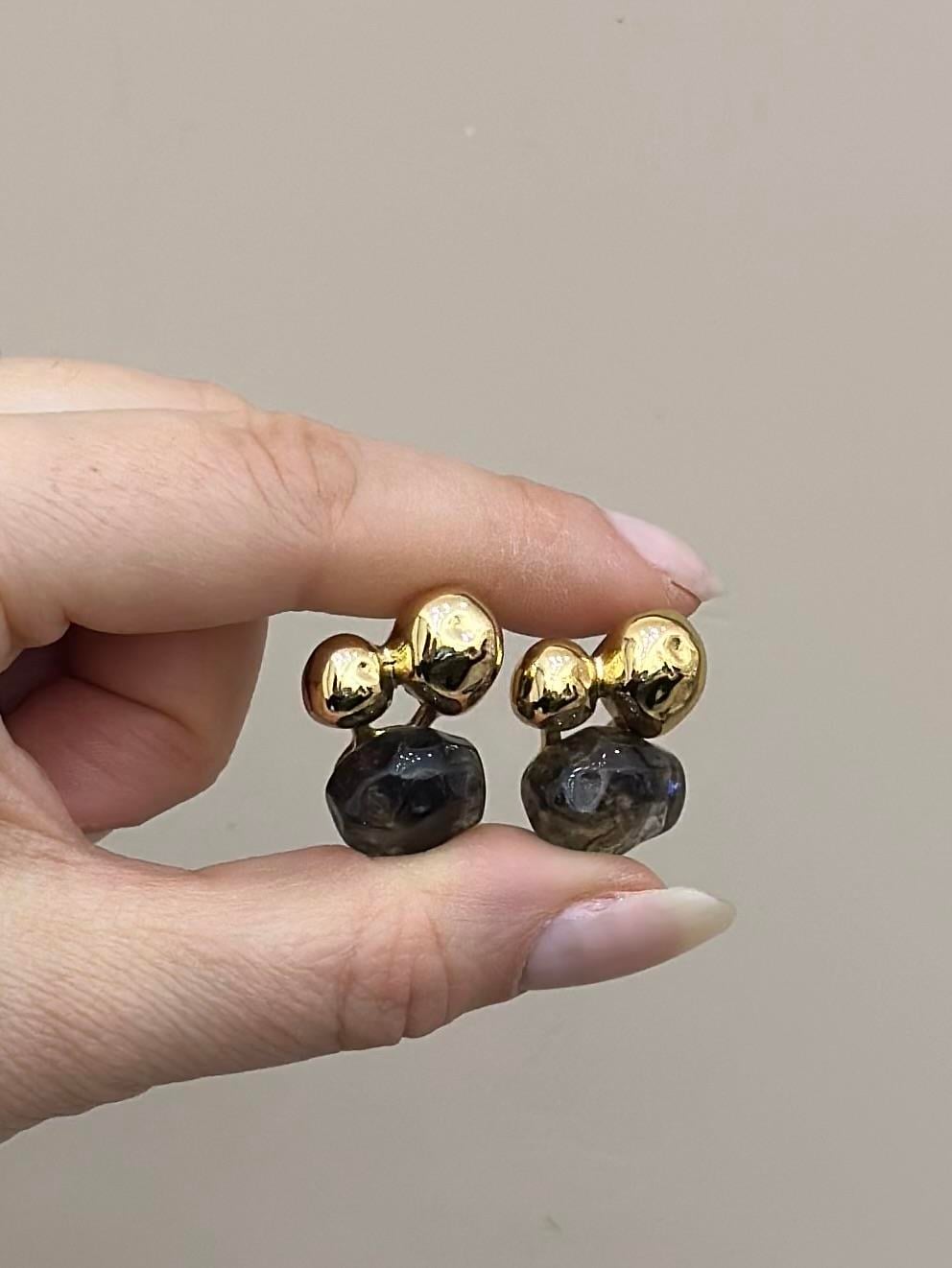 Küpe Siyah Taş Tasarım Gold Renk 