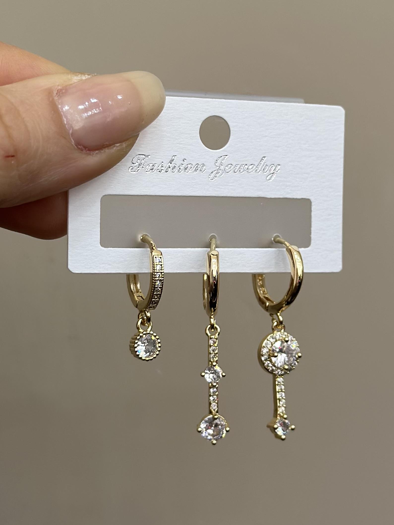 Küpe Taş Sallantı Gold Renk
