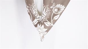 Çiçek Desenli Kahverengi Kadife Yastık /Kırlent Kılıfı 48x48 cm