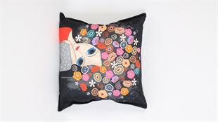 Çiçek Desenli Siyah Kadife Yastık /Kırlent Kılıfı 48x48 cm
