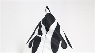 Çiçek Desenli Siyah Süet Yastık /Kırlent Kılıfı 48x48 cm