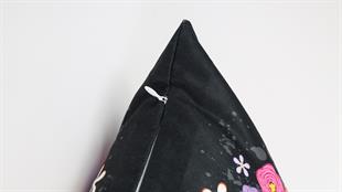 Çiçek Desenli Siyah Süet Yastık /Kırlent Kılıfı 48x48 cm