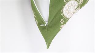 Çiçek Desenli Yeşil Kadife Yastık /Kırlent Kılıfı 48x48 cm