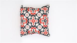 Desenli Siyah-Kırmızı Kadife Yastık /Kırlent Kılıfı 48x48 cm