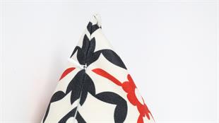 Desenli Siyah-Kırmızı Kadife Yastık /Kırlent Kılıfı 48x48 cm