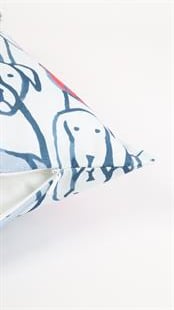 Köpek Desenli Beyaz Süet Yastık /Kırlent Kılıfı 48x48 cm